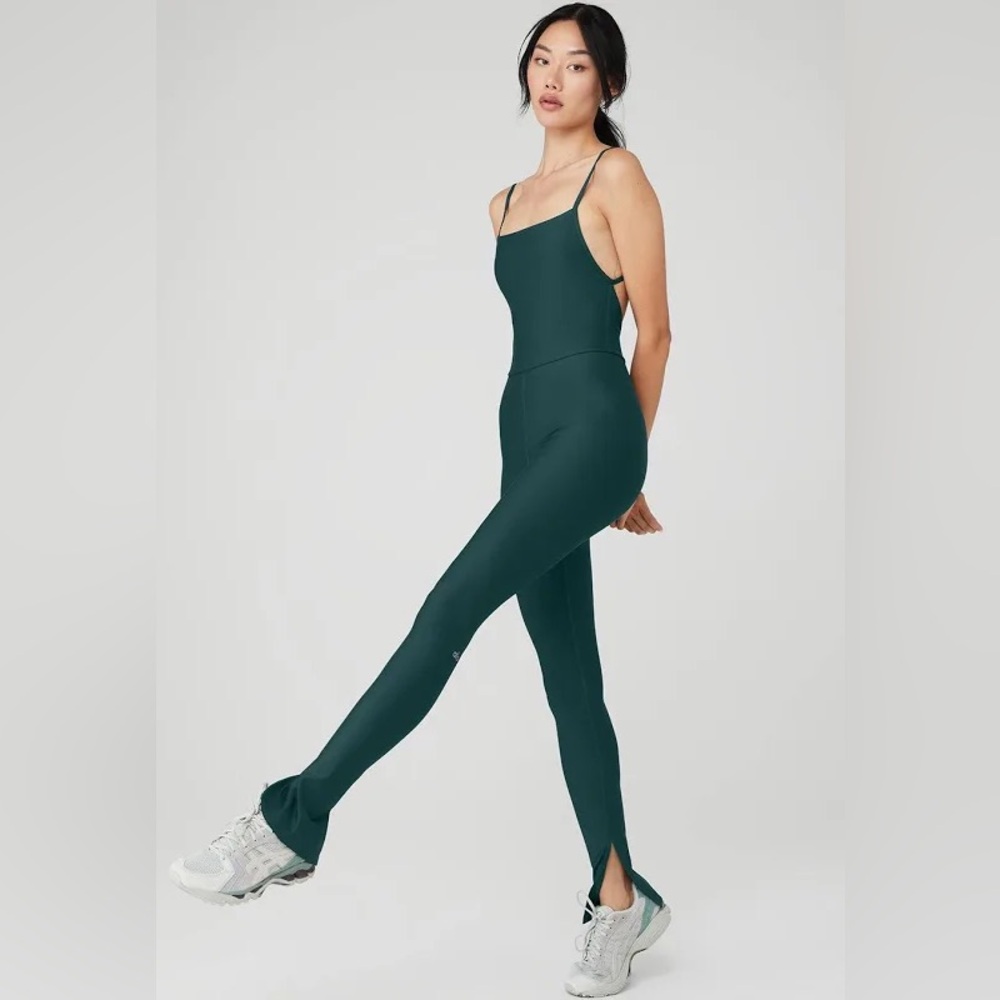 ALO AIRLIFT ONSIE SIZE SMALL